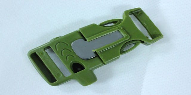 Release buckle for paracord bracelet with whistle and flint (OD)